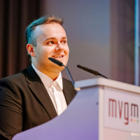 2025-11-29-0207-Stefan-Deutsch