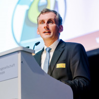 2025-11-29-0323-Stefan-Deutsch