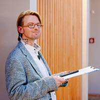 2025-11-29-0356-Stefan-Deutsch