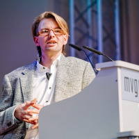2025-11-29-0412-Stefan-Deutsch